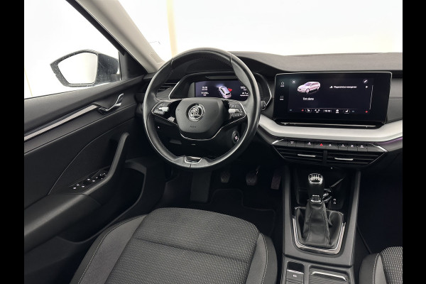 Škoda Octavia Combi 1.0 TSI Business Edition Plus (INCL.BTW) *FULL-LED | NAVI-FULLMAP | HEATED-COMFORTSEATS | DIGI-COCKPIT | CAMERA | KEYLESS | DAB | AMBIENT-LIGHT | PRIVACY-GLASS | ECC | PDC | CRUISE | 17''ALU*