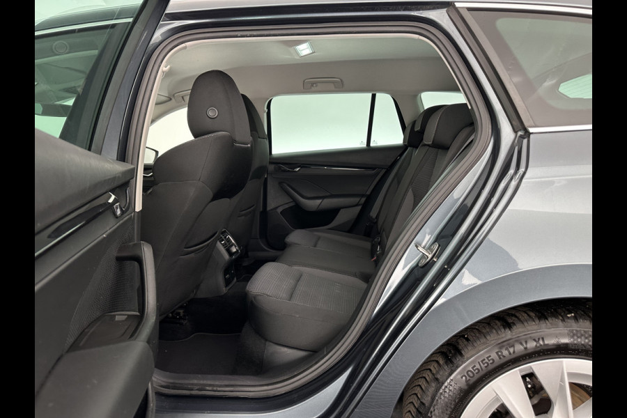 Škoda Octavia Combi 1.0 TSI Business Edition Plus (INCL.BTW) *FULL-LED | NAVI-FULLMAP | HEATED-COMFORTSEATS | DIGI-COCKPIT | CAMERA | KEYLESS | DAB | AMBIENT-LIGHT | PRIVACY-GLASS | ECC | PDC | CRUISE | 17''ALU*