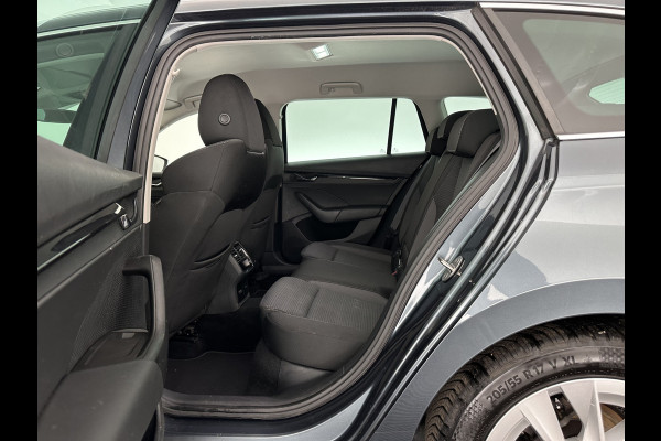 Škoda Octavia Combi 1.0 TSI Business Edition Plus (INCL.BTW) *FULL-LED | NAVI-FULLMAP | HEATED-COMFORTSEATS | DIGI-COCKPIT | CAMERA | KEYLESS | DAB | AMBIENT-LIGHT | PRIVACY-GLASS | ECC | PDC | CRUISE | 17''ALU*