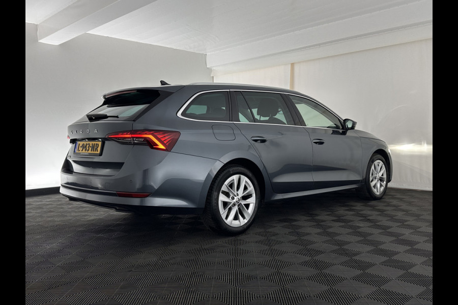Škoda Octavia Combi 1.0 TSI Business Edition Plus (INCL.BTW) *FULL-LED | NAVI-FULLMAP | HEATED-COMFORTSEATS | DIGI-COCKPIT | CAMERA | KEYLESS | DAB | AMBIENT-LIGHT | PRIVACY-GLASS | ECC | PDC | CRUISE | 17''ALU*