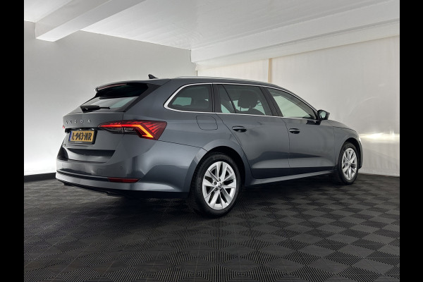 Škoda Octavia Combi 1.0 TSI Business Edition Plus (INCL.BTW) *FULL-LED | NAVI-FULLMAP | HEATED-COMFORTSEATS | DIGI-COCKPIT | CAMERA | KEYLESS | DAB | AMBIENT-LIGHT | PRIVACY-GLASS | ECC | PDC | CRUISE | 17''ALU*
