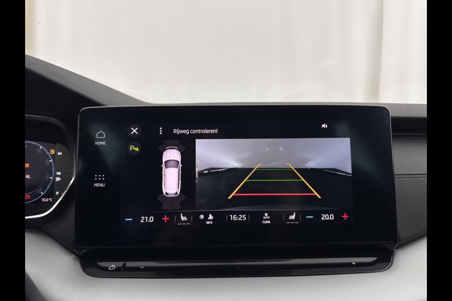 Škoda Octavia Combi 1.0 TSI Business Edition Plus (INCL.BTW) *FULL-LED | NAVI-FULLMAP | HEATED-COMFORTSEATS | DIGI-COCKPIT | CAMERA | KEYLESS | DAB | AMBIENT-LIGHT | PRIVACY-GLASS | ECC | PDC | CRUISE | 17''ALU*