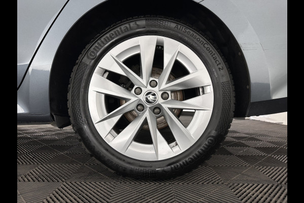 Škoda Octavia Combi 1.0 TSI Business Edition Plus (INCL.BTW) *FULL-LED | NAVI-FULLMAP | HEATED-COMFORTSEATS | DIGI-COCKPIT | CAMERA | KEYLESS | DAB | AMBIENT-LIGHT | PRIVACY-GLASS | ECC | PDC | CRUISE | 17''ALU*