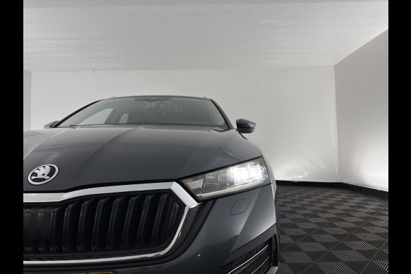 Škoda Octavia Combi 1.0 TSI Business Edition Plus (INCL.BTW) *FULL-LED | NAVI-FULLMAP | HEATED-COMFORTSEATS | DIGI-COCKPIT | CAMERA | KEYLESS | DAB | AMBIENT-LIGHT | PRIVACY-GLASS | ECC | PDC | CRUISE | 17''ALU*
