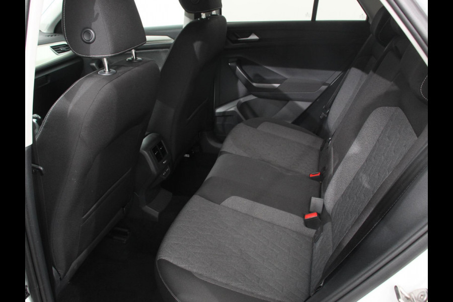 Volkswagen T-Roc 1.0 TSI 110pk Move Navigatie Apple Carpla/Android Auto Digitale Cockpit Climate Control Lichtmetalen velgen Dab