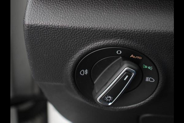 Volkswagen T-Roc 1.0 TSI 110pk Move Navigatie Apple Carpla/Android Auto Digitale Cockpit Climate Control Lichtmetalen velgen Dab