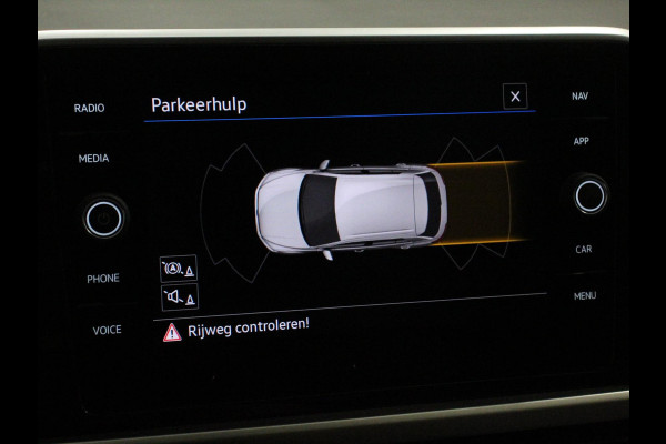 Volkswagen T-Roc 1.0 TSI 110pk Move Navigatie Apple Carpla/Android Auto Digitale Cockpit Climate Control Lichtmetalen velgen Dab