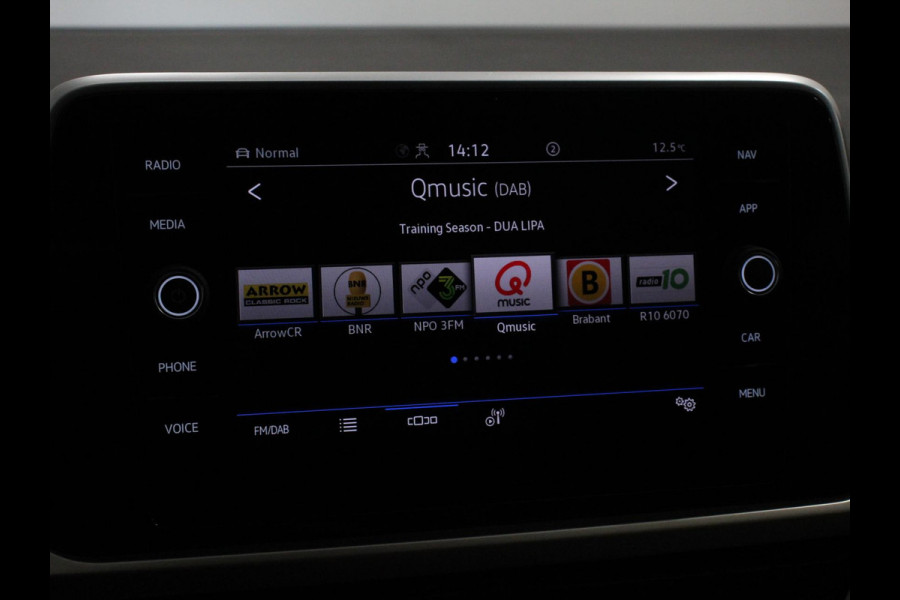 Volkswagen T-Roc 1.0 TSI 110pk Move Navigatie Apple Carpla/Android Auto Digitale Cockpit Climate Control Lichtmetalen velgen Dab