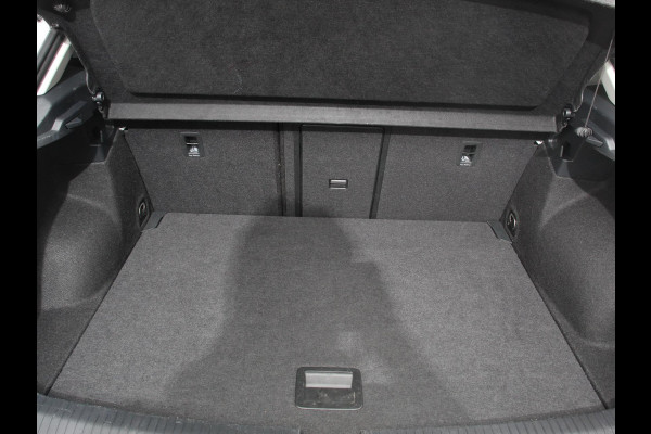 Volkswagen T-Roc 1.0 TSI 110pk Move Navigatie Apple Carpla/Android Auto Digitale Cockpit Climate Control Lichtmetalen velgen Dab