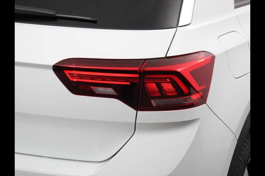 Volkswagen T-Roc 1.0 TSI 110pk Move Navigatie Apple Carpla/Android Auto Digitale Cockpit Climate Control Lichtmetalen velgen Dab