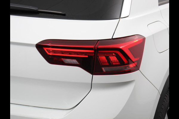 Volkswagen T-Roc 1.0 TSI 110pk Move Navigatie Apple Carpla/Android Auto Digitale Cockpit Climate Control Lichtmetalen velgen Dab