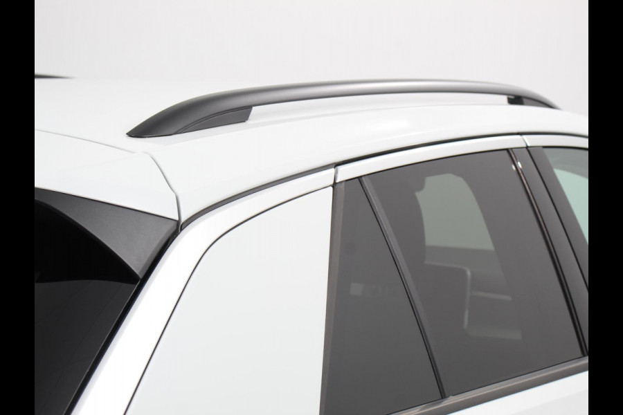 Volkswagen T-Roc 1.0 TSI 110pk Move Navigatie Apple Carpla/Android Auto Digitale Cockpit Climate Control Lichtmetalen velgen Dab