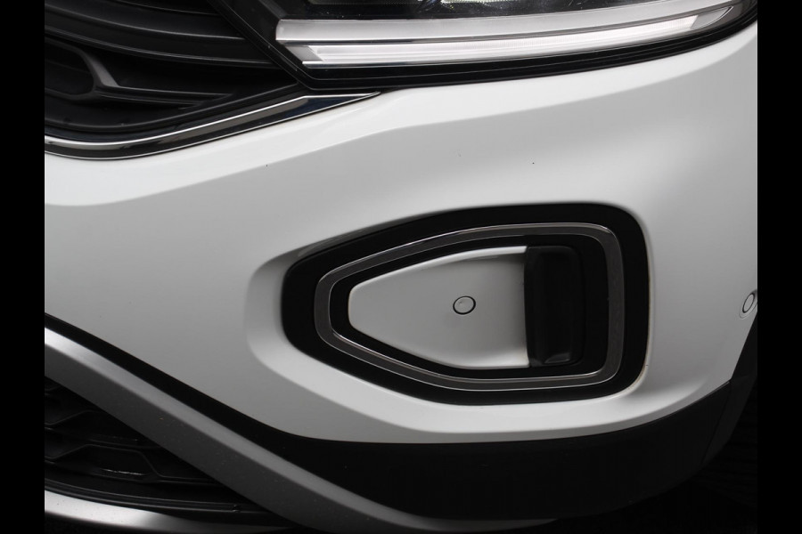 Volkswagen T-Roc 1.0 TSI 110pk Move Navigatie Apple Carpla/Android Auto Digitale Cockpit Climate Control Lichtmetalen velgen Dab