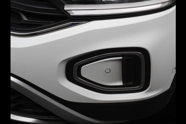 Volkswagen T-Roc 1.0 TSI 110pk Move Navigatie Apple Carpla/Android Auto Digitale Cockpit Climate Control Lichtmetalen velgen Dab