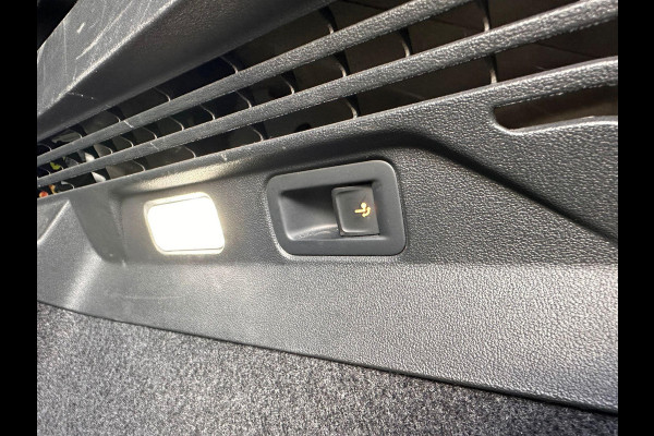 Volkswagen ID.4 Max 77 kWh | SOH: 87,6%   | Panorama | 21"LM | 360Cam | Trekhaak Elektr |