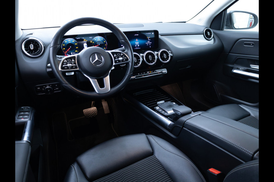 Mercedes-Benz GLA 200 Business Solution Luxury | Nieuw Model | Led-high performance | Stoelverwarming | Cruise Navigatie , Carplay/Android auto, Winterwielenset