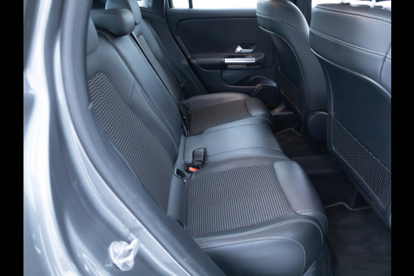 Mercedes-Benz GLA 200 Business Solution Luxury | Nieuw Model | Led-high performance | Stoelverwarming | Cruise Navigatie , Carplay/Android auto, Winterwielenset