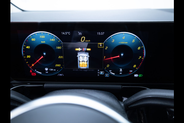 Mercedes-Benz GLA 200 Business Solution Luxury | Nieuw Model | Led-high performance | Stoelverwarming | Cruise Navigatie , Carplay/Android auto, Winterwielenset