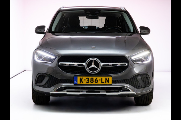 Mercedes-Benz GLA 200 Business Solution Luxury | Nieuw Model | Led-high performance | Stoelverwarming | Cruise Navigatie , Carplay/Android auto, Winterwielenset