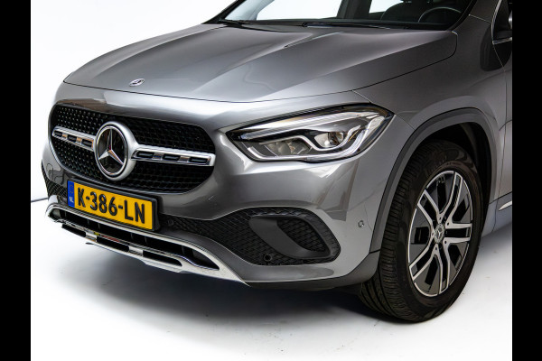 Mercedes-Benz GLA 200 Business Solution Luxury | Nieuw Model | Led-high performance | Stoelverwarming | Cruise Navigatie , Carplay/Android auto, Winterwielenset