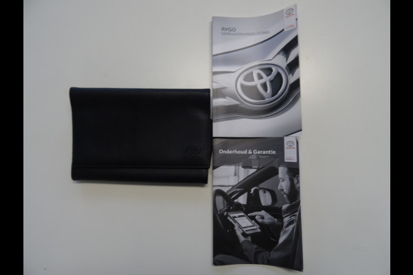 Toyota Aygo 1.0 VVT-i x-fun * EXTRA GETINT GLAS * LED * GOED ONDERH. !!