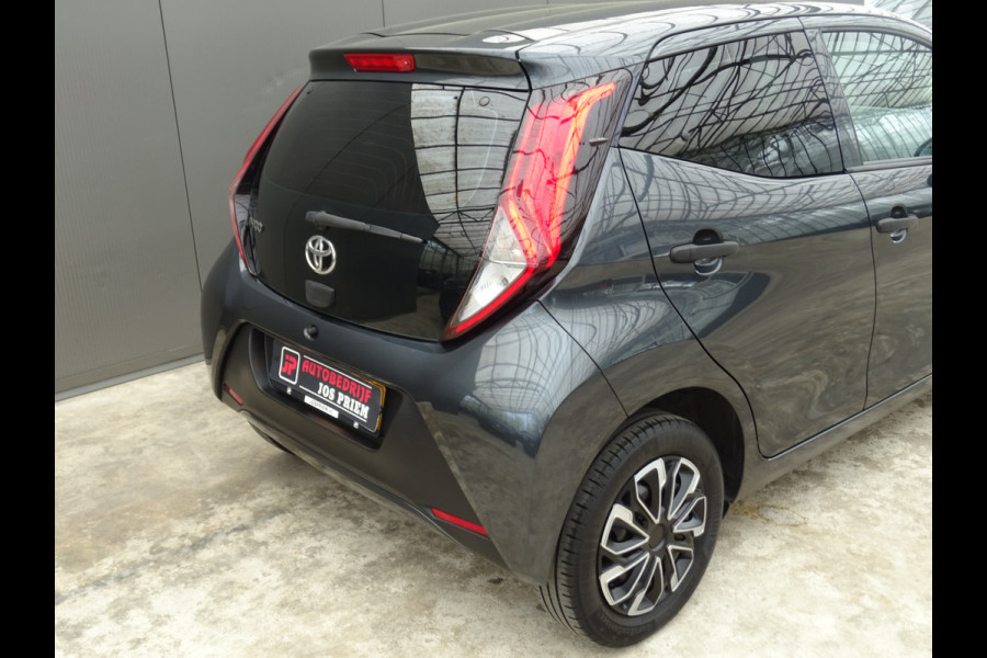 Toyota Aygo 1.0 VVT-i x-fun * EXTRA GETINT GLAS * LED * GOED ONDERH. !!