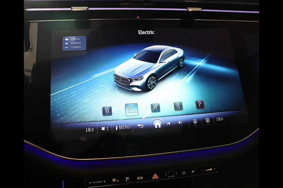Mercedes-Benz E-Klasse 300 e AMG 53 Look / HYPERSCREEN / Acc / Memory / Elek Stoelen / 360 Camera / Dode Hoek / Open Pano / 21 Inc