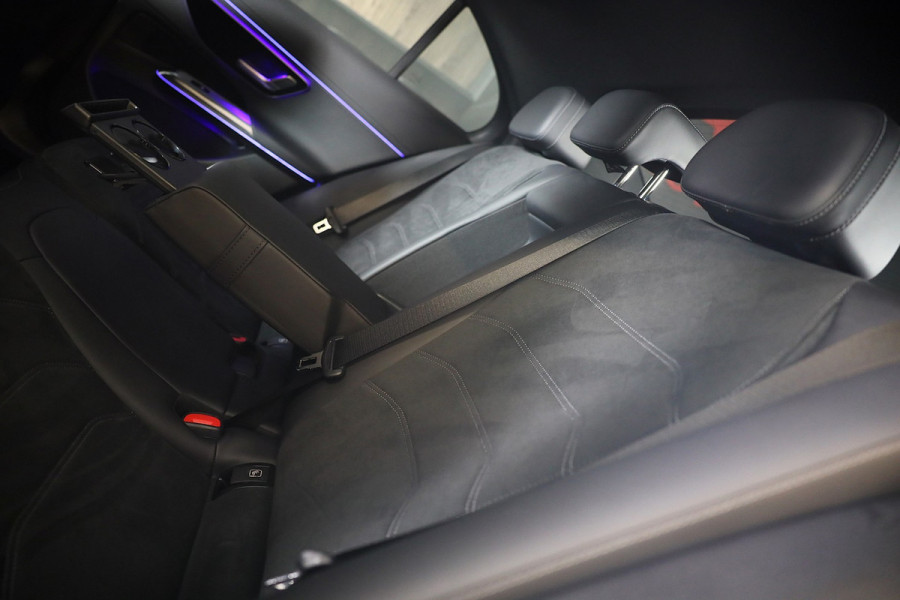 Mercedes-Benz E-Klasse 300 e AMG 53 Look / HYPERSCREEN / Acc / Memory / Elek Stoelen / 360 Camera / Dode Hoek / Open Pano / 21 Inc