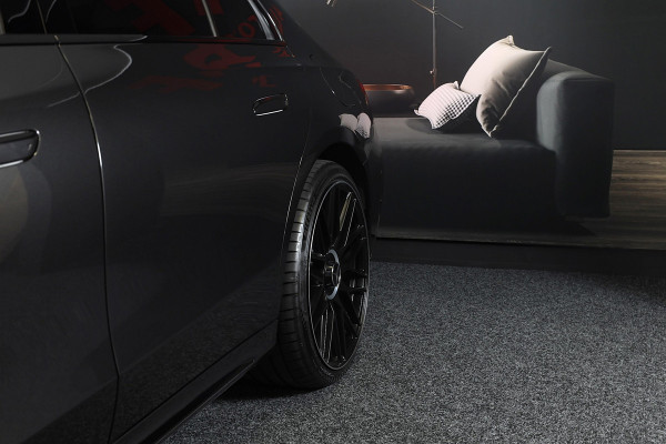 Mercedes-Benz E-Klasse 300 e AMG 53 Look / HYPERSCREEN / Acc / Memory / Elek Stoelen / 360 Camera / Dode Hoek / Open Pano / 21 Inc