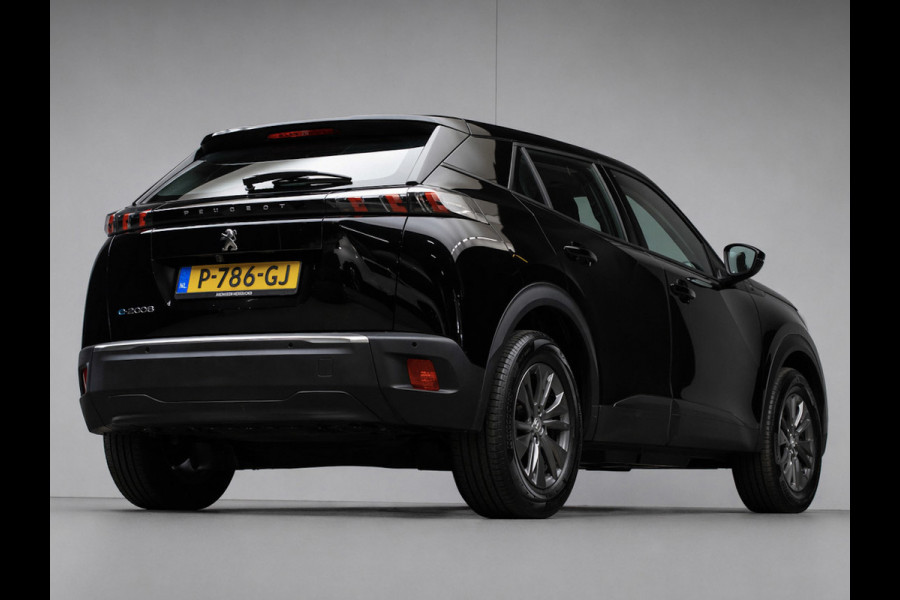 Peugeot e-2008 EV Active Pack 50 kWh Sport (APPLE CARPLAY,NAVI,CAMERA,STOELVERWARMING,CLIMATE,CRUISE,LED,LM VELGEN,NETTE STAAT)