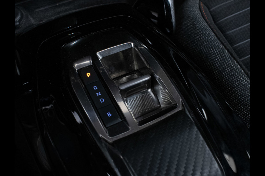 Peugeot e-2008 EV Active Pack 50 kWh Sport (APPLE CARPLAY,NAVI,CAMERA,STOELVERWARMING,CLIMATE,CRUISE,LED,LM VELGEN,NETTE STAAT)