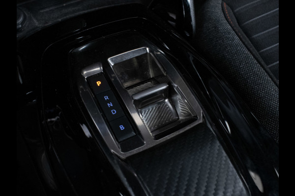 Peugeot e-2008 EV Active Pack 50 kWh Sport (APPLE CARPLAY,NAVI,CAMERA,STOELVERWARMING,CLIMATE,CRUISE,LED,LM VELGEN,NETTE STAAT)