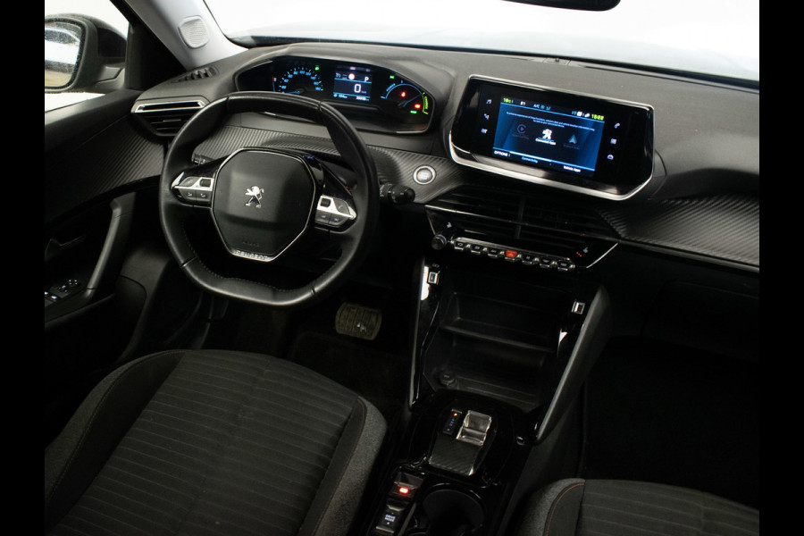 Peugeot e-2008 EV Active Pack 50 kWh Sport (APPLE CARPLAY,NAVI,CAMERA,STOELVERWARMING,CLIMATE,CRUISE,LED,LM VELGEN,NETTE STAAT)