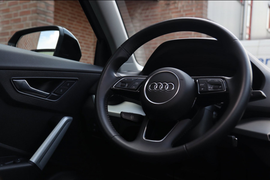 Audi Q2 40 TFSI quattro / PANO / RS Wielen / LEDER / CAMERA / NAVI