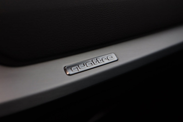 Audi Q2 40 TFSI quattro / PANO / RS Wielen / LEDER / CAMERA / NAVI