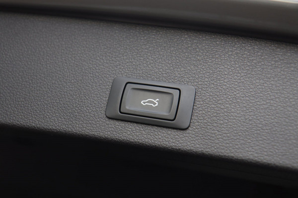 Audi Q2 40 TFSI quattro / PANO / RS Wielen / LEDER / CAMERA / NAVI