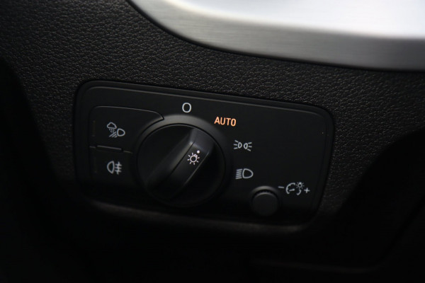 Audi Q2 40 TFSI quattro / PANO / RS Wielen / LEDER / CAMERA / NAVI