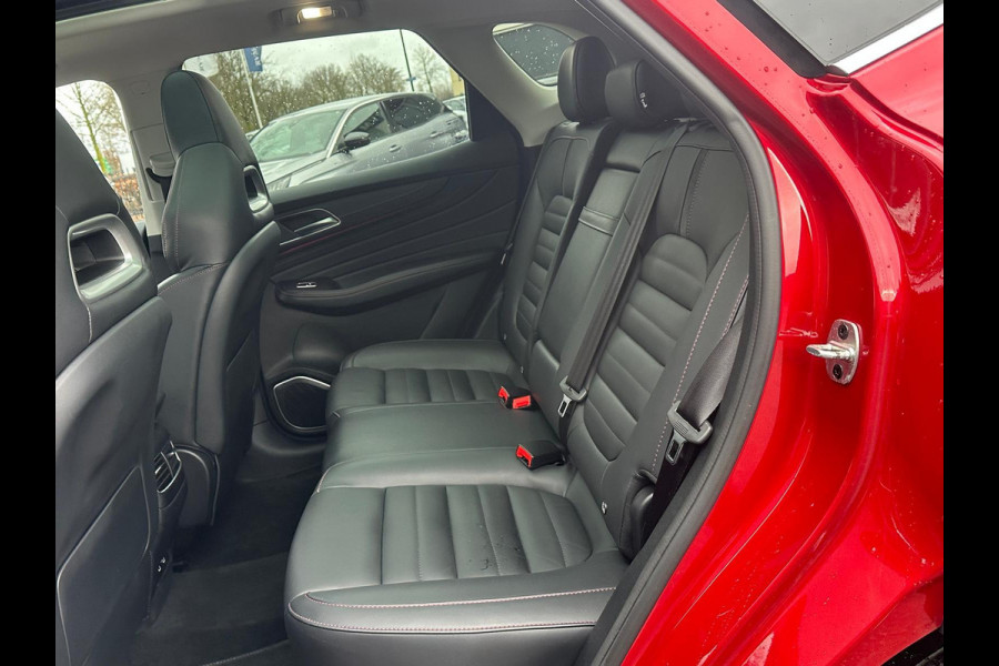 MG EHS 1.5 TGDI Luxury VAN € 25.900,- VOOR € 22.330,- UW LENTEVOORDEEL € 3.570,-! | PHEV | MEGA COMPLEET! | COMPLETE HISTORIE AANWEZIG | FABRIEKSGARANTIE T/M 011-2030 | 52km WLTP ELECTR RIJBEREIK, TOTAAL RIJBEREIK TOT 1.000km! |