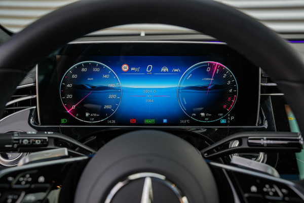 Mercedes-Benz E-Klasse All-Terrain 300 de 4MATIC All-Terrain Panoramadak Hyperscreen Adapt. Cruise Burmester HeadUp Luchtvering Trekhaak All Terrain