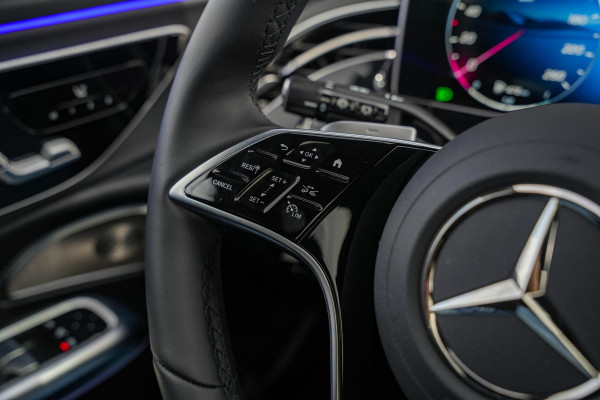 Mercedes-Benz E-Klasse All-Terrain 300 de 4MATIC All-Terrain Panoramadak Hyperscreen Adapt. Cruise Burmester HeadUp Luchtvering Trekhaak All Terrain