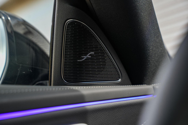 Mercedes-Benz E-Klasse All-Terrain 300 de 4MATIC All-Terrain Panoramadak Hyperscreen Adapt. Cruise Burmester HeadUp Luchtvering Trekhaak All Terrain