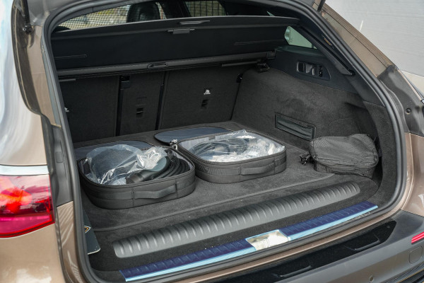 Mercedes-Benz E-Klasse All-Terrain 300 de 4MATIC All-Terrain Panoramadak Hyperscreen Adapt. Cruise Burmester HeadUp Luchtvering Trekhaak All Terrain