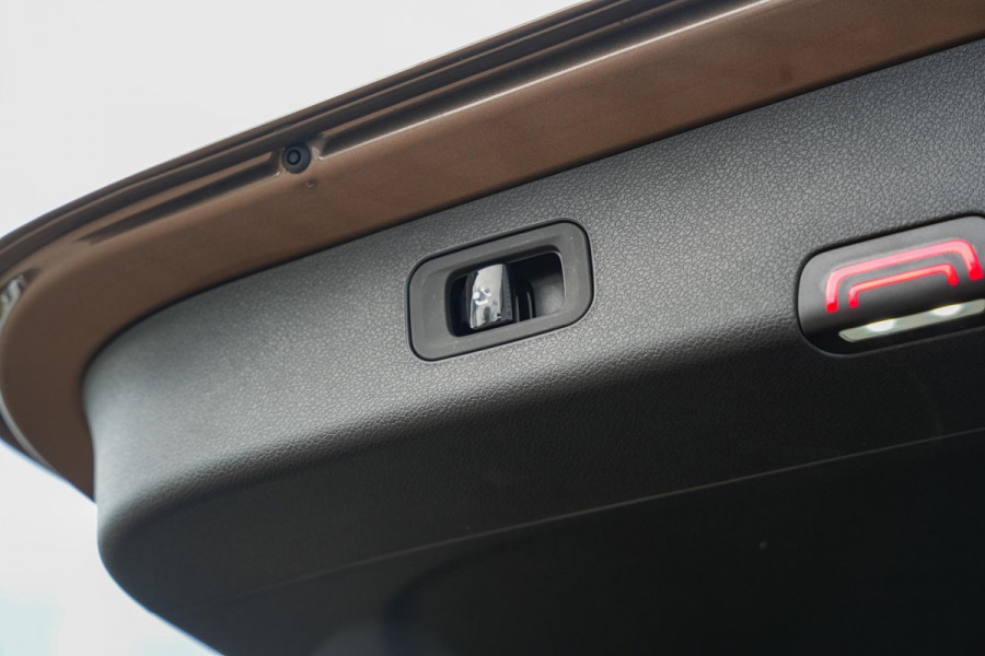 Mercedes-Benz E-Klasse All-Terrain 300 de 4MATIC All-Terrain Panoramadak Hyperscreen Adapt. Cruise Burmester HeadUp Luchtvering Trekhaak All Terrain