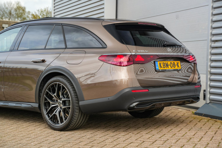 Mercedes-Benz E-Klasse All-Terrain 300 de 4MATIC All-Terrain Panoramadak Hyperscreen Adapt. Cruise Burmester HeadUp Luchtvering Trekhaak All Terrain