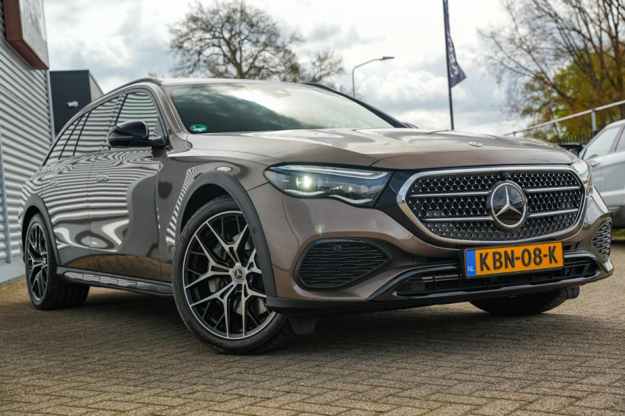 Mercedes-Benz E-Klasse All-Terrain 300 de 4MATIC All-Terrain Panoramadak Hyperscreen Adapt. Cruise Burmester HeadUp Luchtvering Trekhaak All Terrain