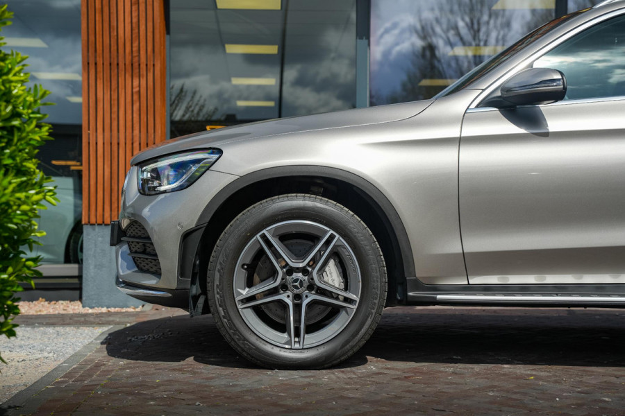 Mercedes-Benz GLC 200 Business Solution AMG Panoramadak Leer Navi Carbon