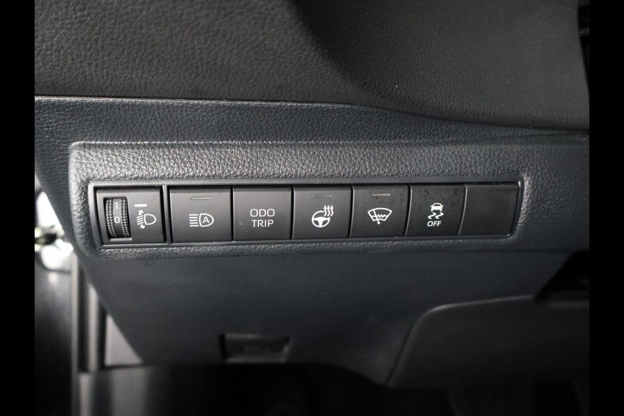 Toyota Corolla Hybrid 140 Black Edition | Stuur-& Stoelverwarming | Apple Carplay & AndroidAUTO | Adaptieve cruise control