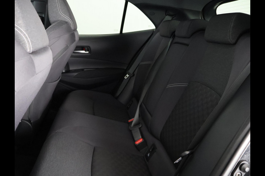 Toyota Corolla Hybrid 140 Black Edition | Stuur-& Stoelverwarming | Apple Carplay & AndroidAUTO | Adaptieve cruise control