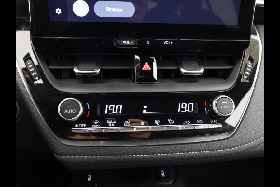 Toyota Corolla Hybrid 140 Black Edition | Stuur-& Stoelverwarming | Apple Carplay & AndroidAUTO | Adaptieve cruise control