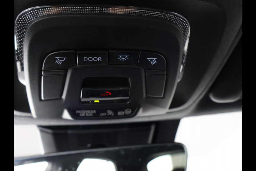 Toyota Corolla Hybrid 140 Black Edition | Stuur-& Stoelverwarming | Apple Carplay & AndroidAUTO | Adaptieve cruise control